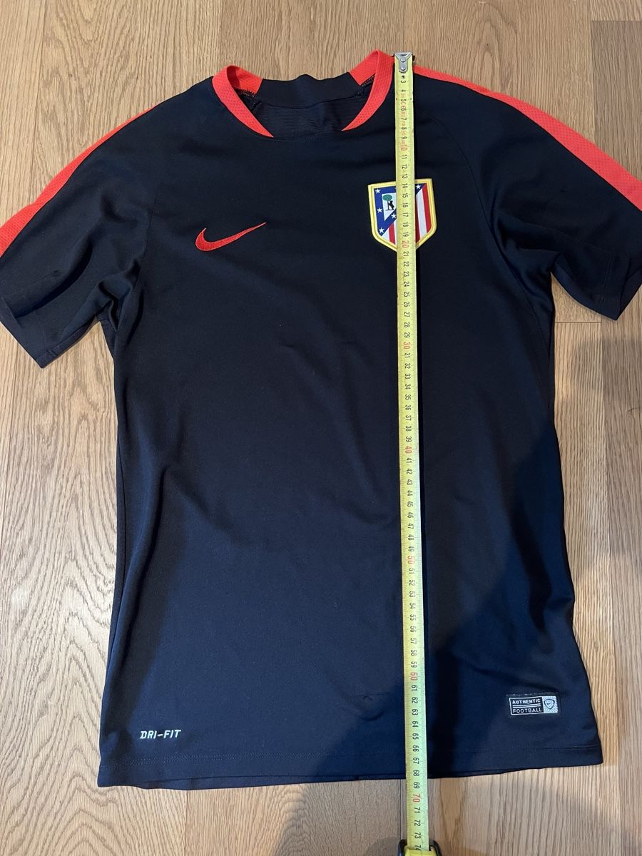 Nike Maillots de corps & Pantalons: Atletico Madrid Trainingsshirt | S-M – D'occasion à Basel par Oloir 2