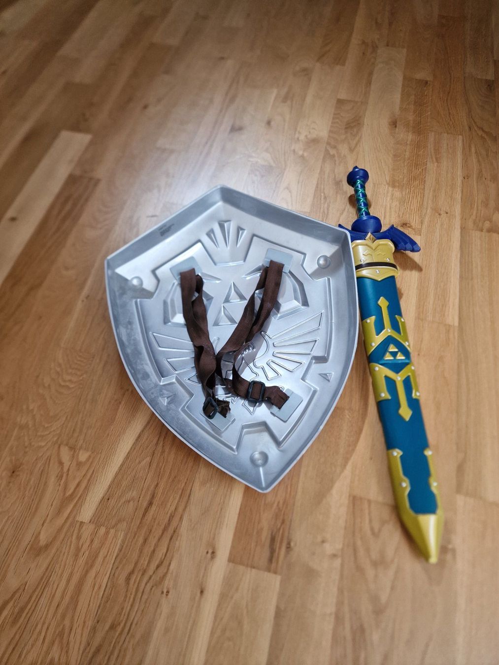Giocattoli: Legends of Zelda, Schwert & Schild Link – Usato da Ittigen venduto da aviglobal 1