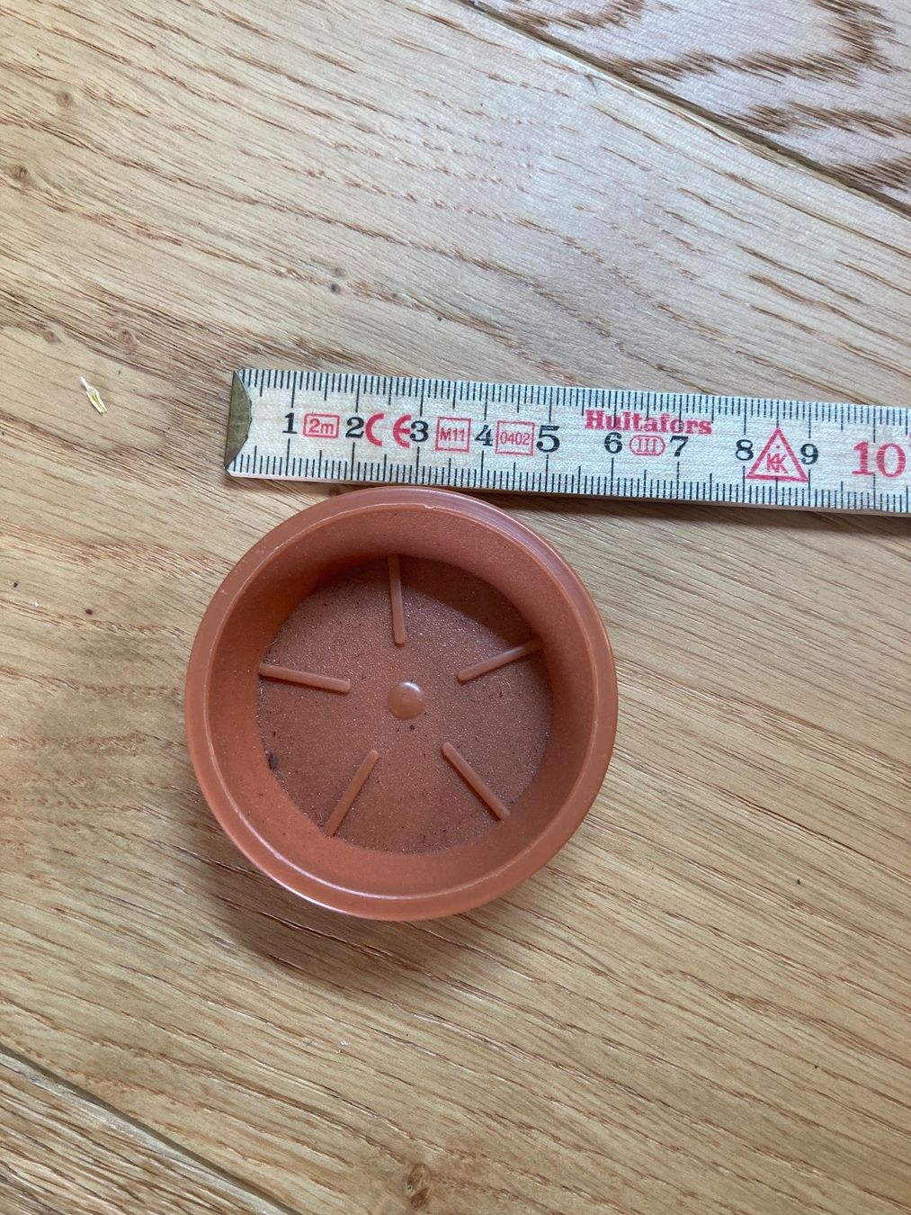Sottobicchieri: Blumentopf Untersetzer aus Plastik, Durchmesser 6 cm – Usato da Wichtrach venduto da Aramis3628