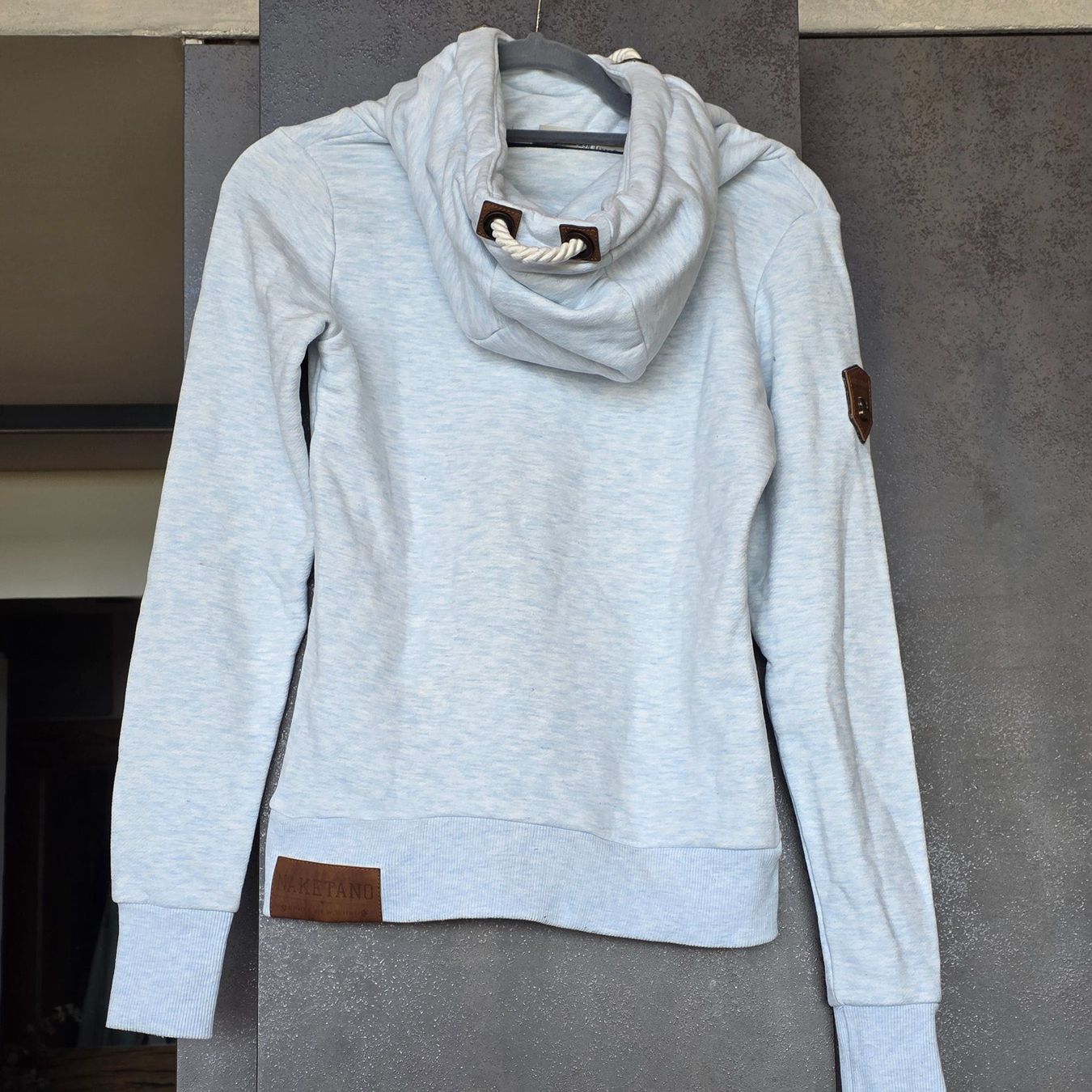 Naketano Pullover & Sweatshirts: 🐸 NAKETANO XS HOODIE / KAPUZENPULLOVER / PULLOVER HELLBLAU – Gebraucht aus Môtier (Vully) von Frogs 1