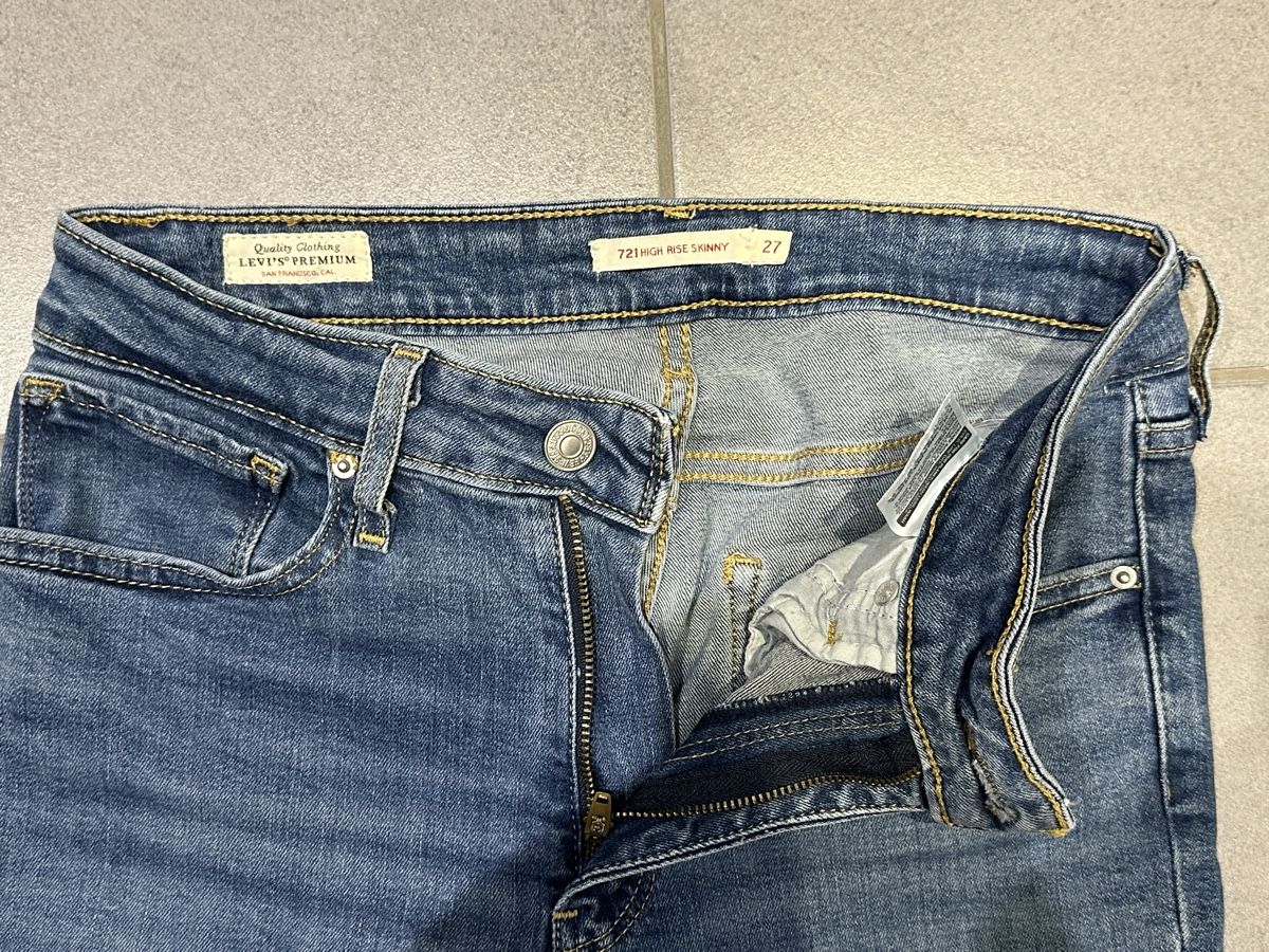 Levi's Jeans: Jeans Levi’s 27/30 – Usato da Enney venduto da pet_qd9b 1