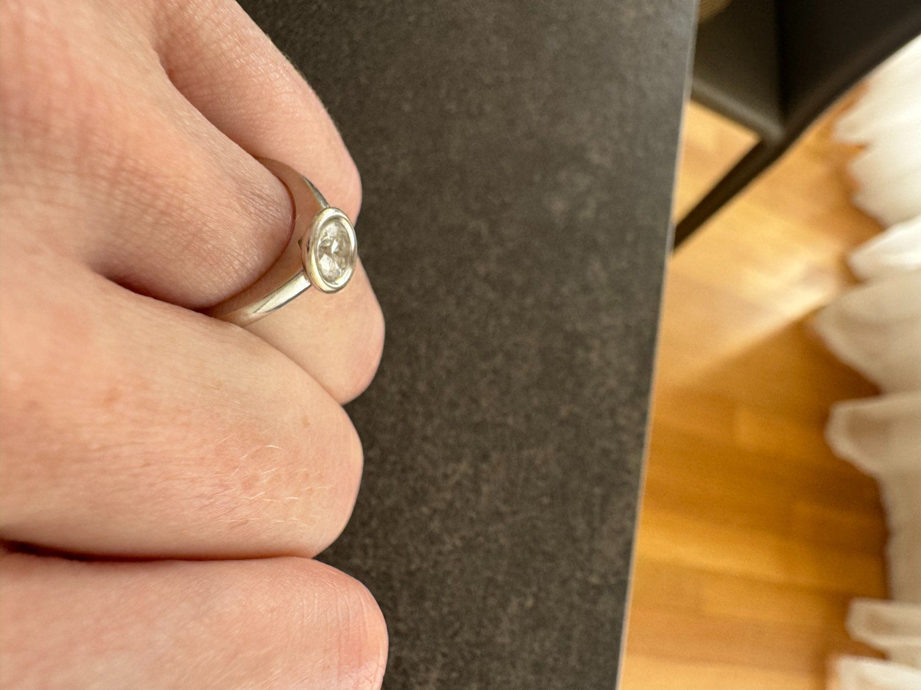 Ringe: solitaire diamond ring - stunning and perfect condition – Neu und originalverpackt aus Genève von duc_x2ps 1