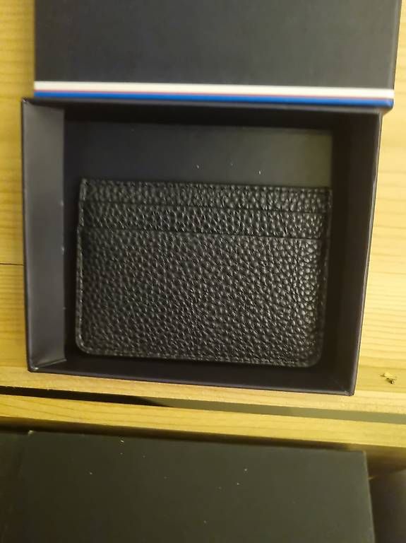 Brieftaschen: Tommy hilfiger card holder – Gebraucht aus Bassersdorf von ros_mn7q