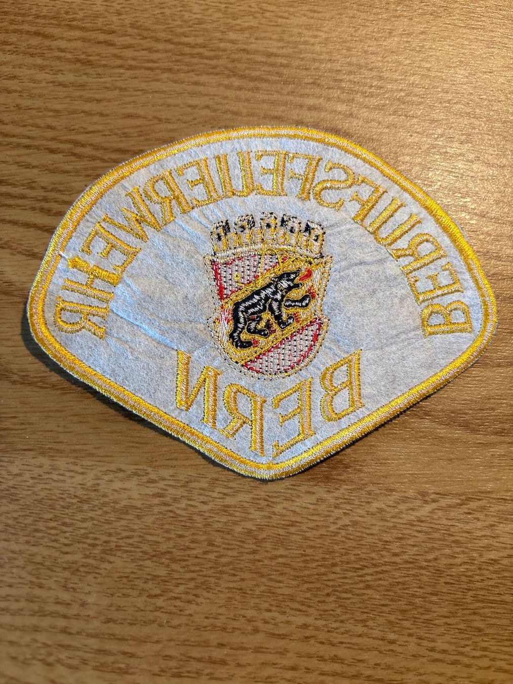 Toppe: Berufsfeuerwehr Bern Aufnäher – Nuovo (secondo la descrizione) da Salvenach venduto da Haeseli59 1