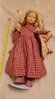 Sammlerpuppe blond mit kariertem Kleid