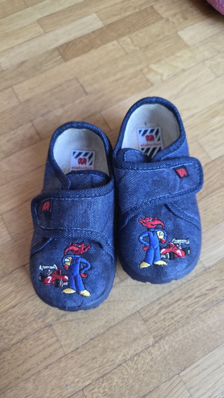 Elefanten Schuhe für Jungen: Elefantenfinken Gr. 20 – Gebraucht aus Wettingen von Francesca011