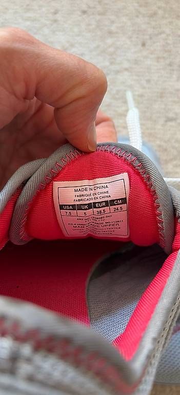 Herrenschuhe: Under Armor Sneakers - selten gebraucht! – Gebraucht aus Zollikerberg von kajschi 2