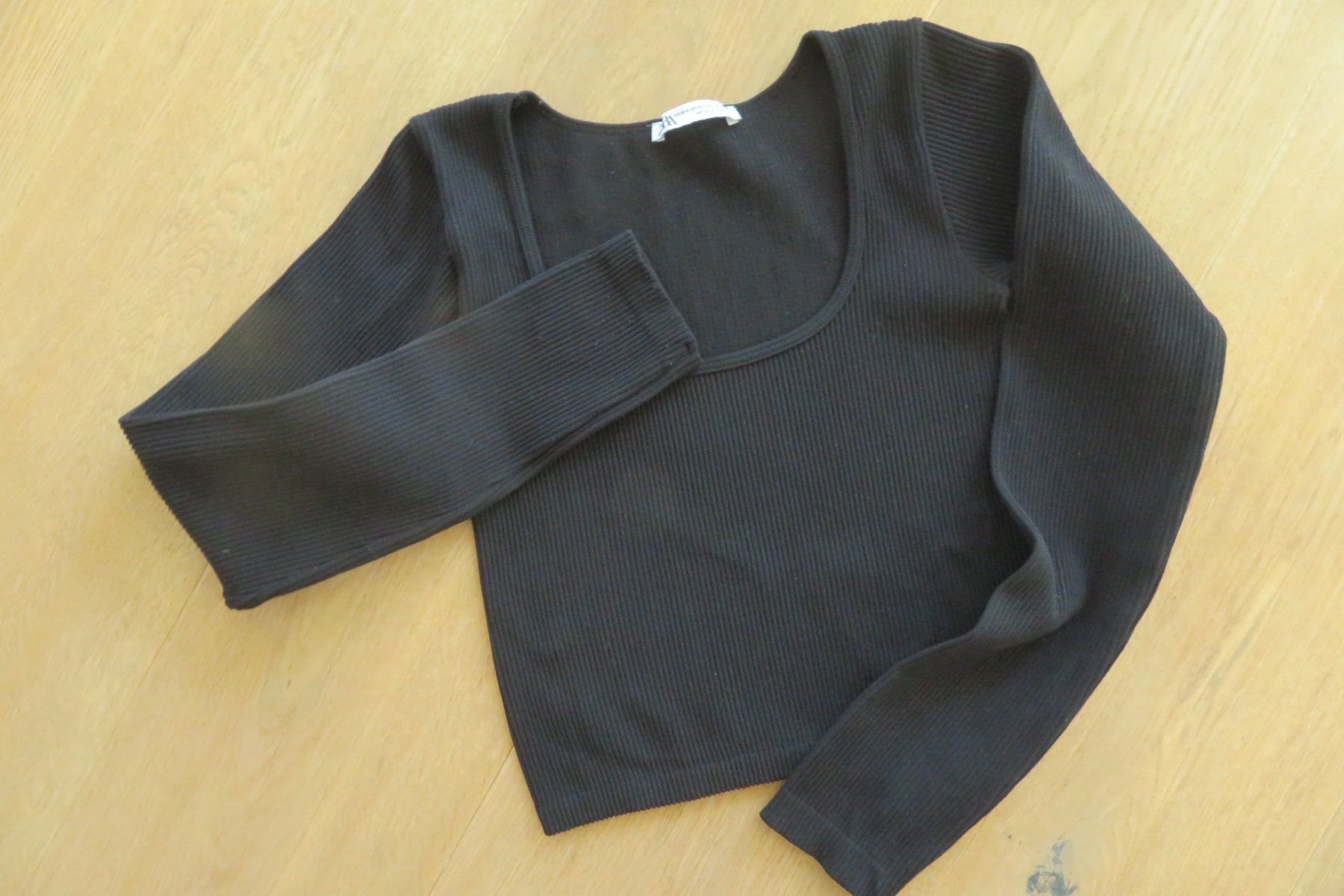 Zara Pullover & Sweatshirts: ZARA Kurzpullover Langarm Gr.  XS/S – Neu (gemäss Beschreibung) aus Wil ZH von Tamagy