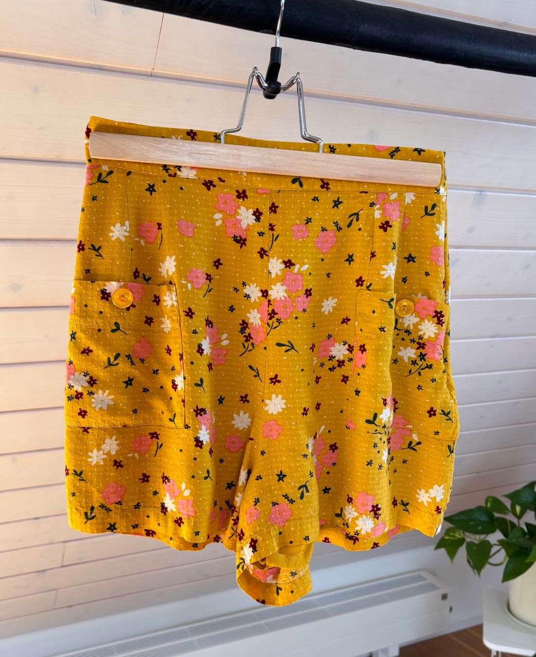 Pantaloni: Des Petits Hauts floral summer shorts, waist: 66-67 cm – Nuovo (secondo la descrizione) da Kilchberg ZH venduto da ben_pc68 1