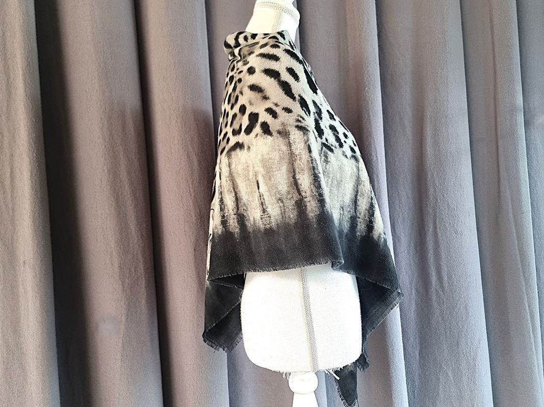 Foulards, Tücher & Schals: Schal Leopardenoptik – Gebraucht aus Urtenen-Schönbühl von Restwert_Schoenbuehl 2