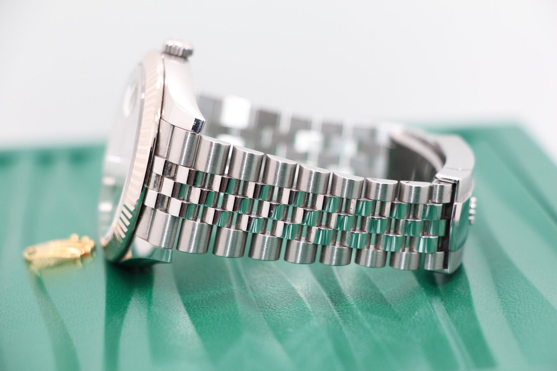 Rolex Orologi: Rolex Datejust 41 Grey Jubilee Ref. 126334, Full-Set 1. Hand – Usato da Zug venduto da eMDi_Collection 4