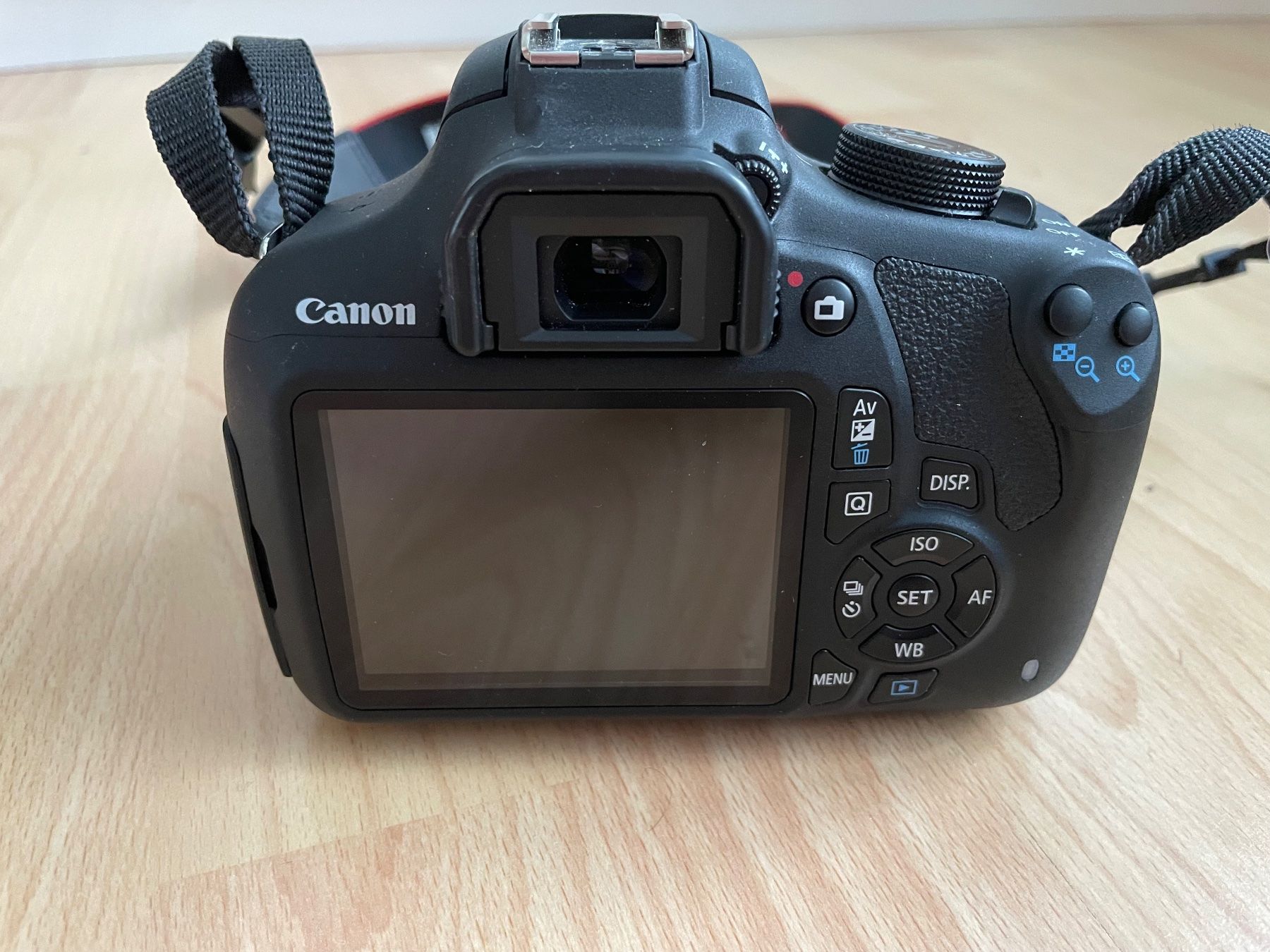 Canon Appareil photo: Canon EOS 1200D Digital Camera – D'occasion à Uznach par nat_z9bb