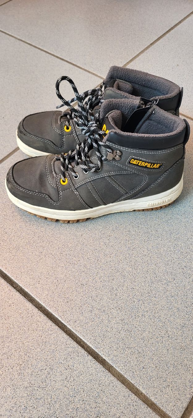 Caterpillar Scarpe per ragazzi: Winterschuhe Caterpillar 35 – Usato da Oberwil BL venduto da Manue1974 1