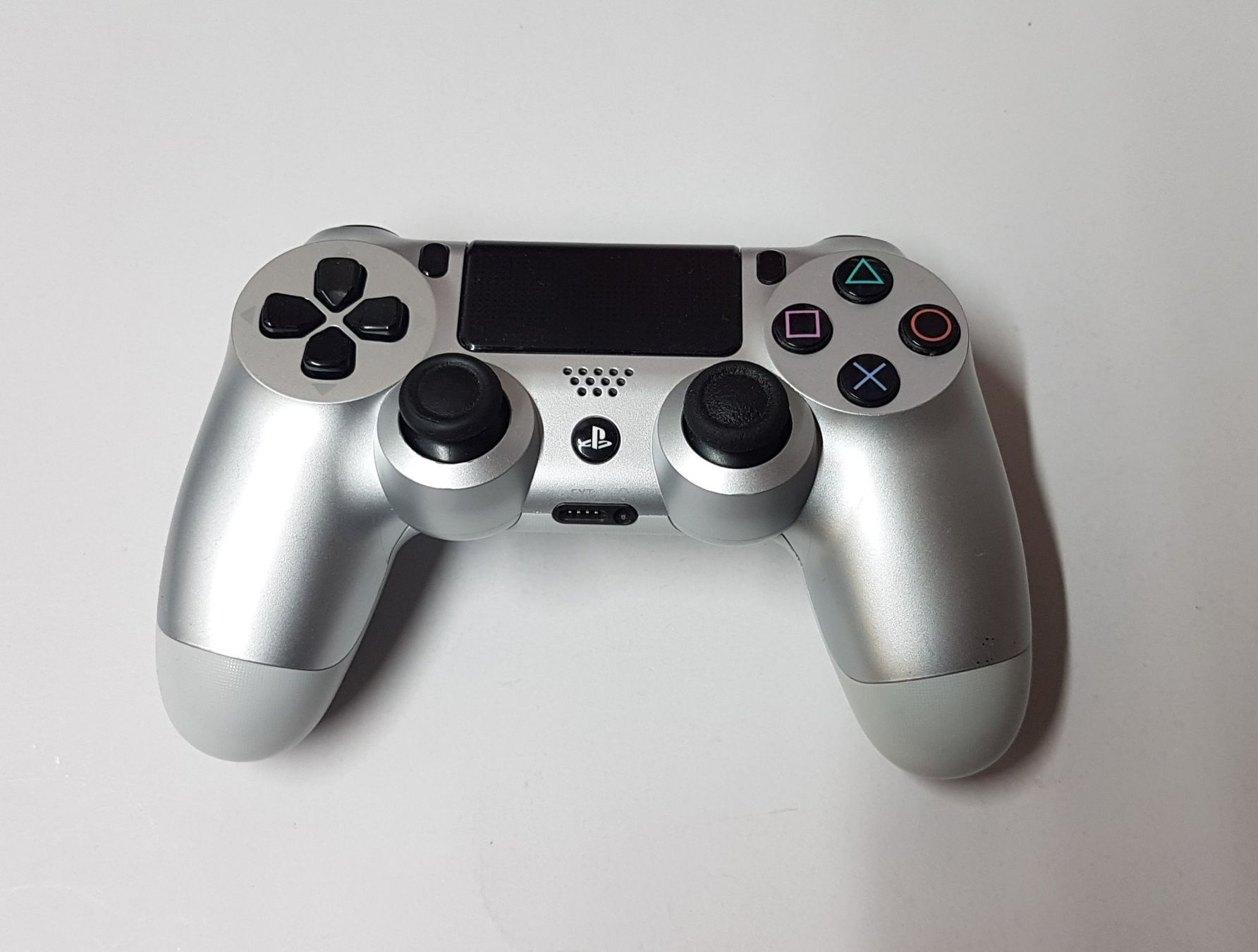 Sony Controller: 😎 Original Sony Dualshock 4 Wireless Controller PS4 – Usato da Schüpfheim venduto da Games_Spielkonsolen