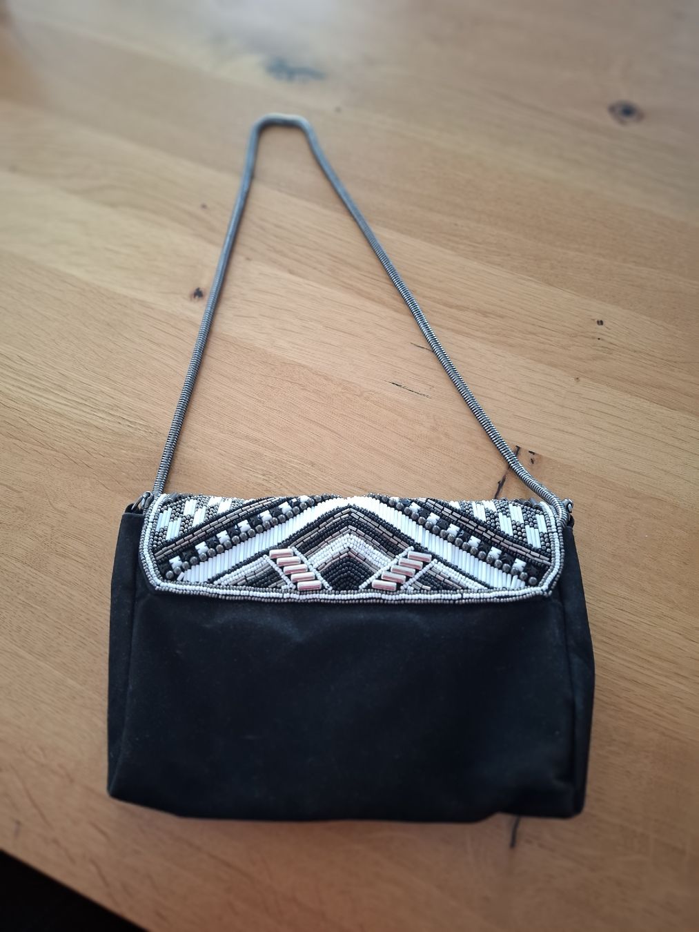 H&M Sacs femmes: Tasche schwarz mit Perlen  – D'occasion à Wangen SZ par Mschatz 3
