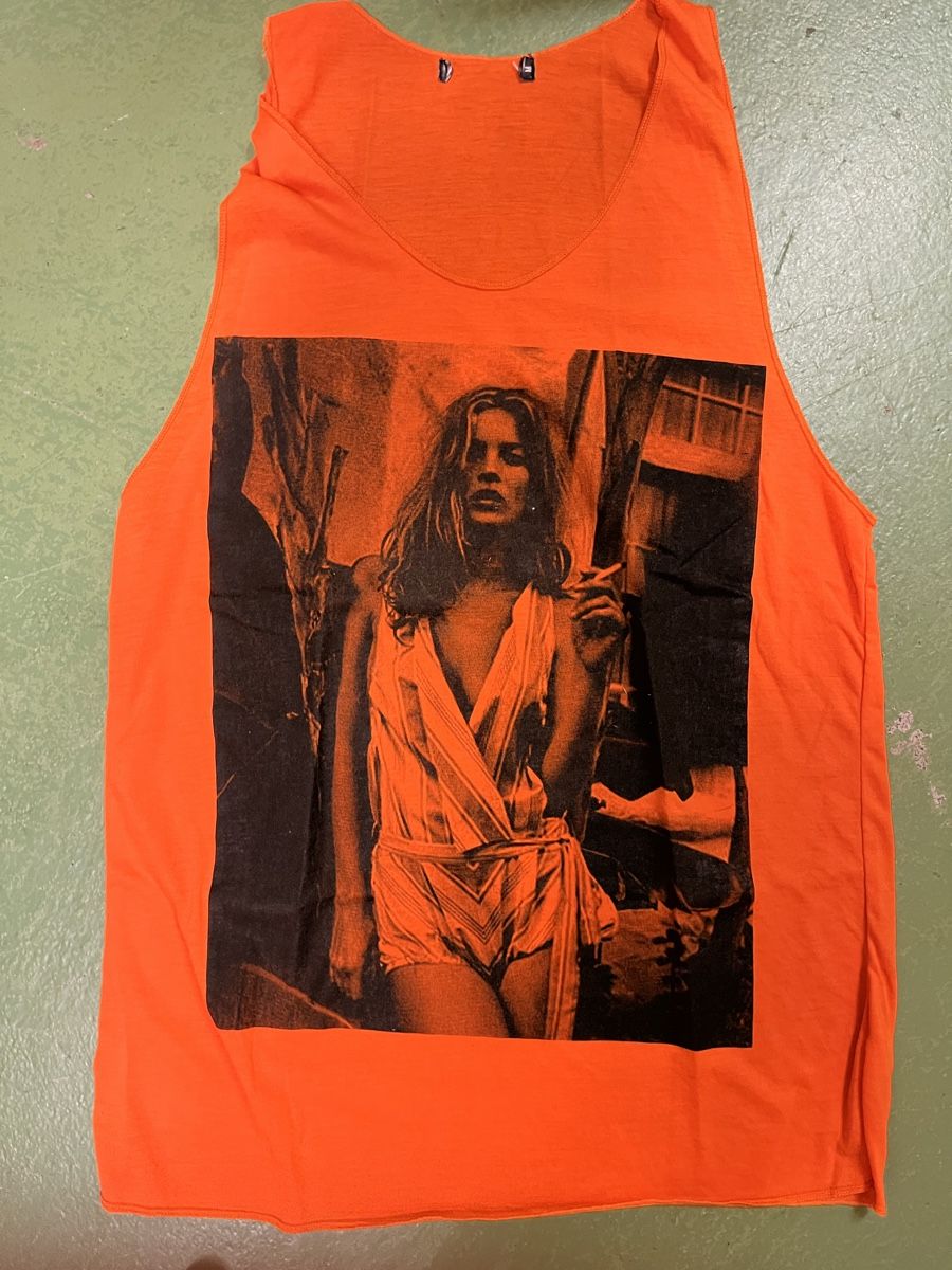 Top: Orangefarbenes shirt, Grösse M, Kate Moss – Usato da Zug venduto da Nickwalks999
