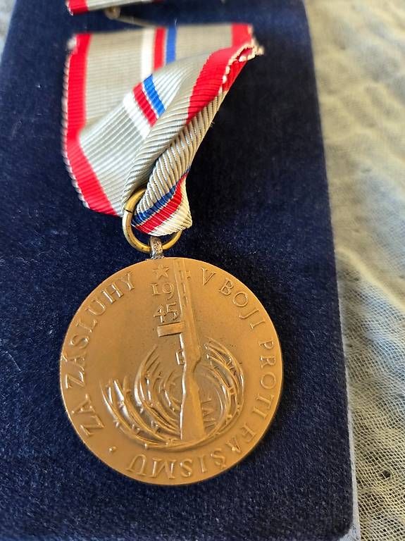 Medaillen: Orden von 1965 Bronze – Gebraucht aus Pratteln von Solitair1a 1