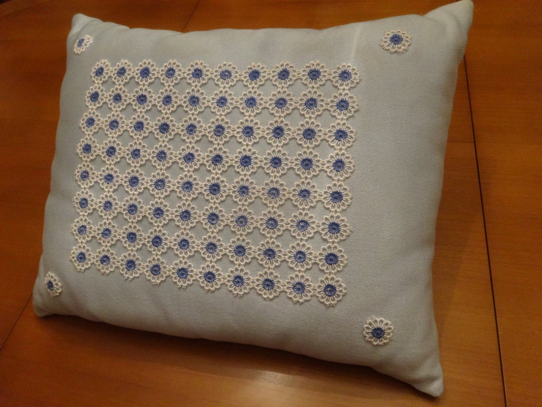 Cuscini: Coussin décoratif - Pièce unique – Nuovo e nell'imballaggio originale da Biel/Bienne venduto da milamila02 2