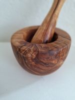 Mörser mit Stösser aus Olivenholz