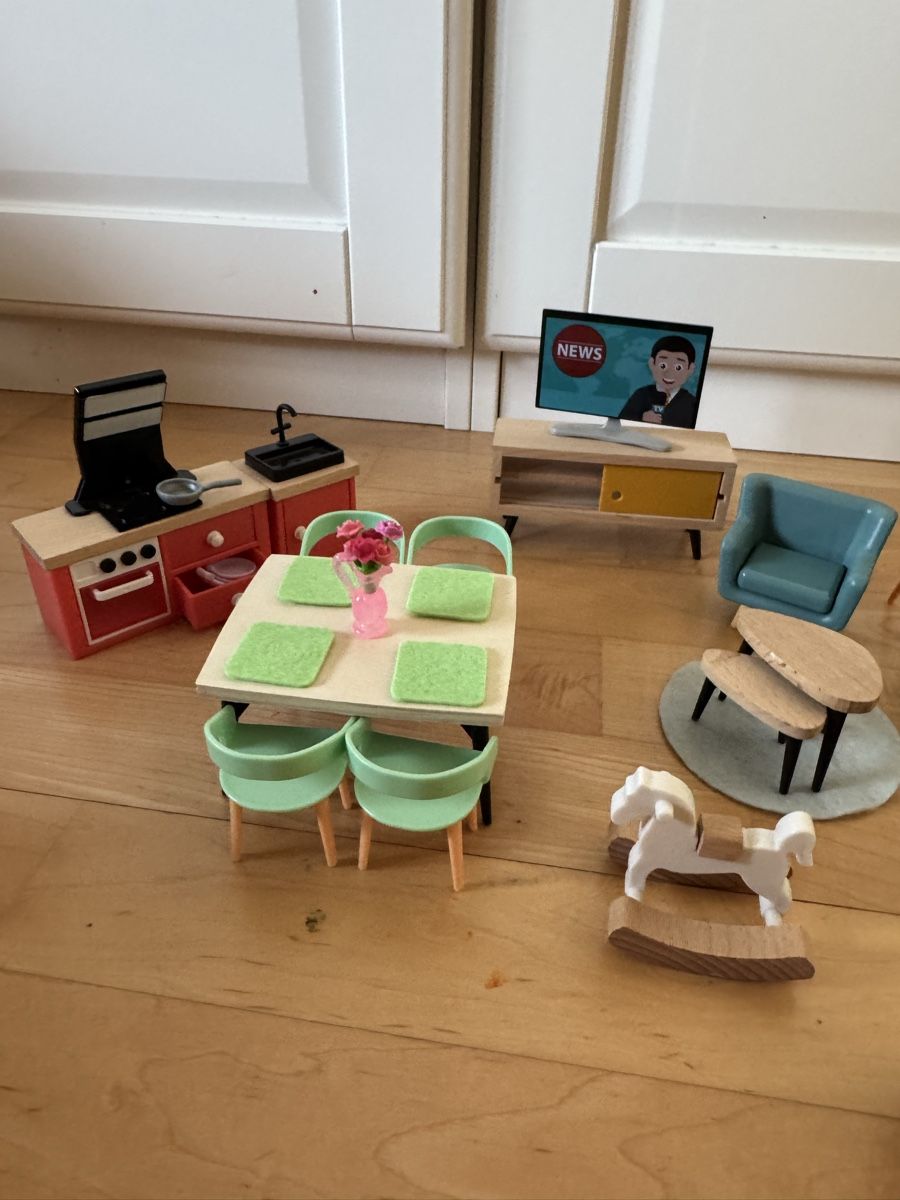Spielzeuge: Puppenmöbel-Set,  wie neu – Neu (gemäss Beschreibung) aus Basel von mot_2r9g 7