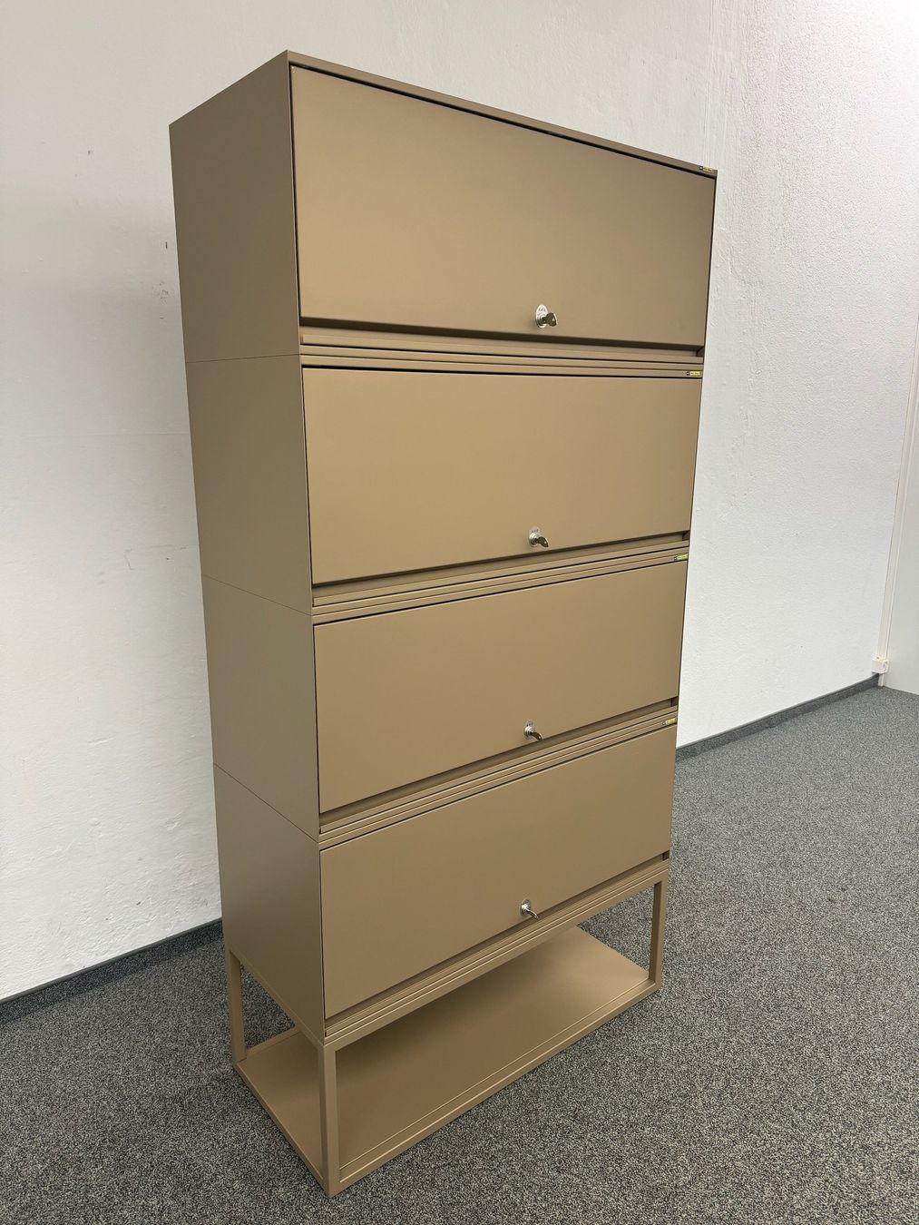 Lista Armoires: Lista Office LO Locker mit 4 Fächern mit Schlüssel – D'occasion à Schönenwerd par mcofficeshop 2