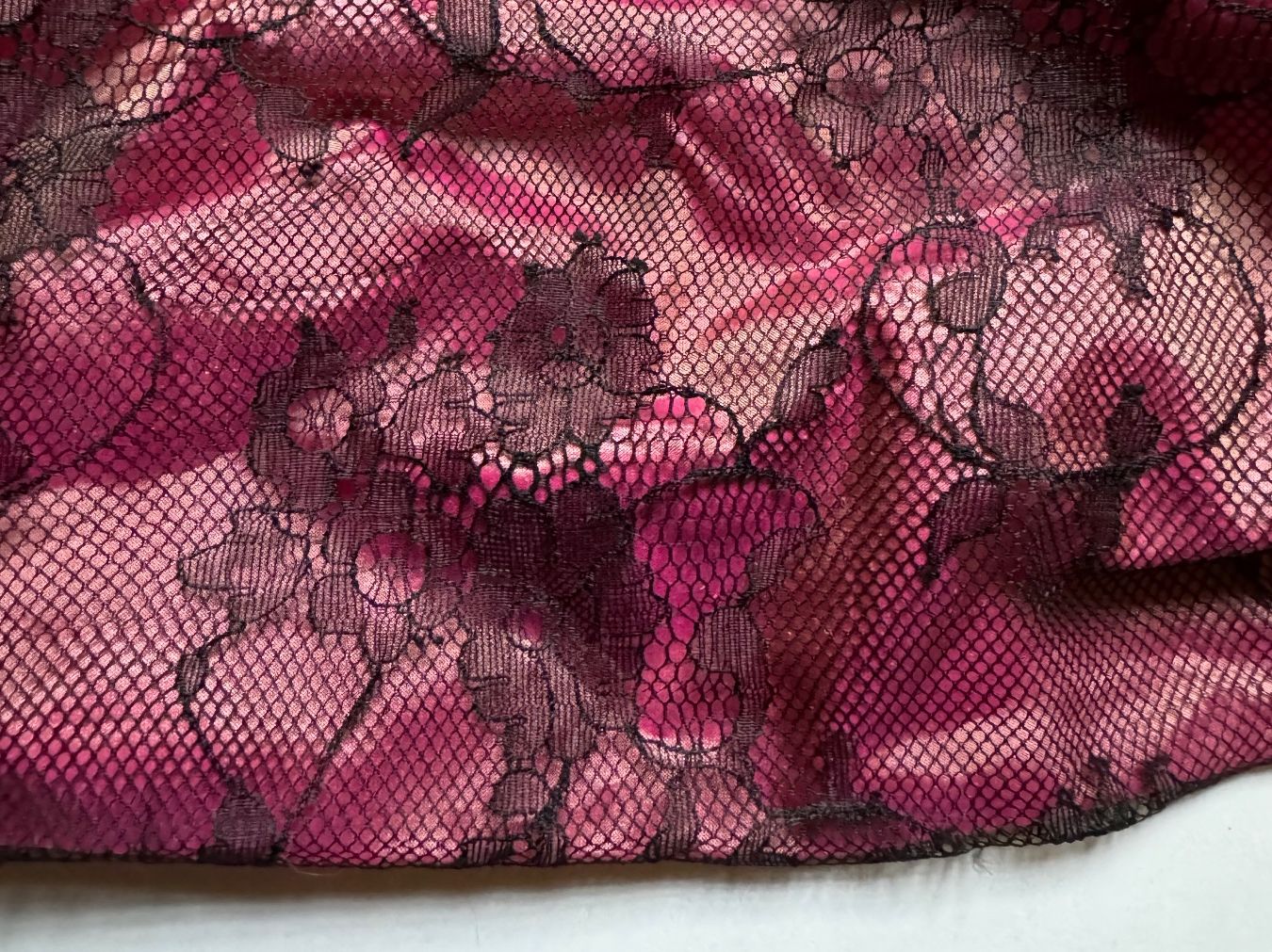 Foulard & Sciarpe: Tour du cou soie et dentelle – Nuovo e nell'imballaggio originale da Arnex-sur-Orbe venduto da cameleonfringant