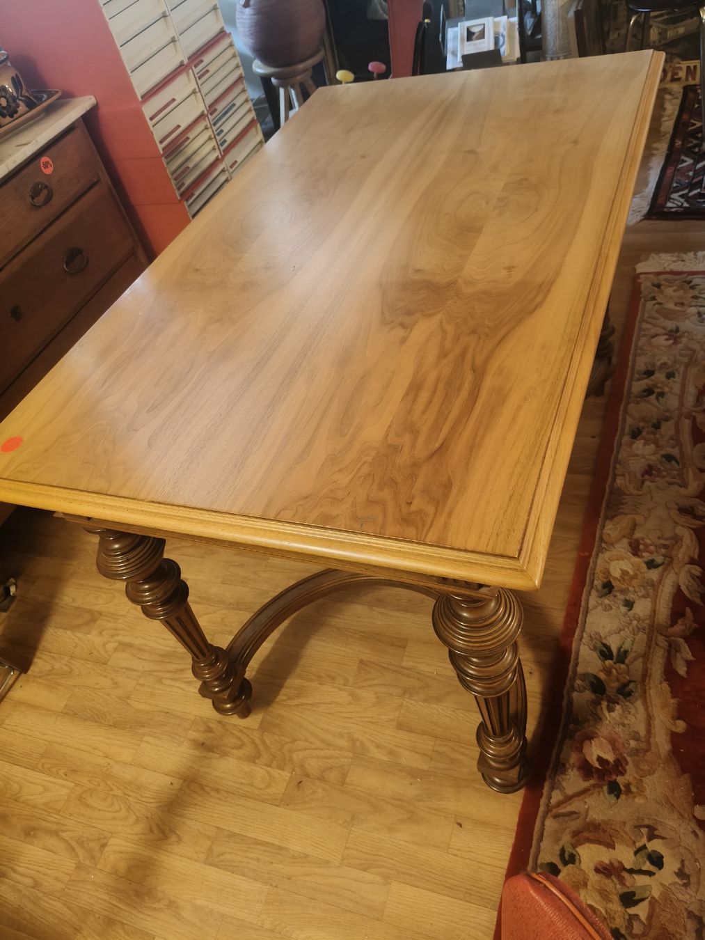 Tables: Antiker tisch mit2 Schublade – D'occasion à Zwingen par inf_2blh
