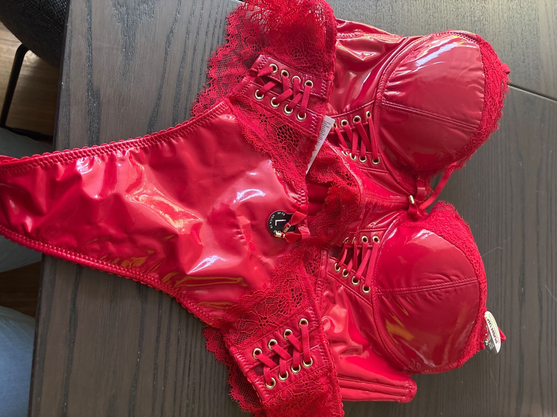 Altra biancheria intima: Damen Korsage und String rot neui – Nuovo e nell'imballaggio originale da Wald ZH venduto da evelyne.street