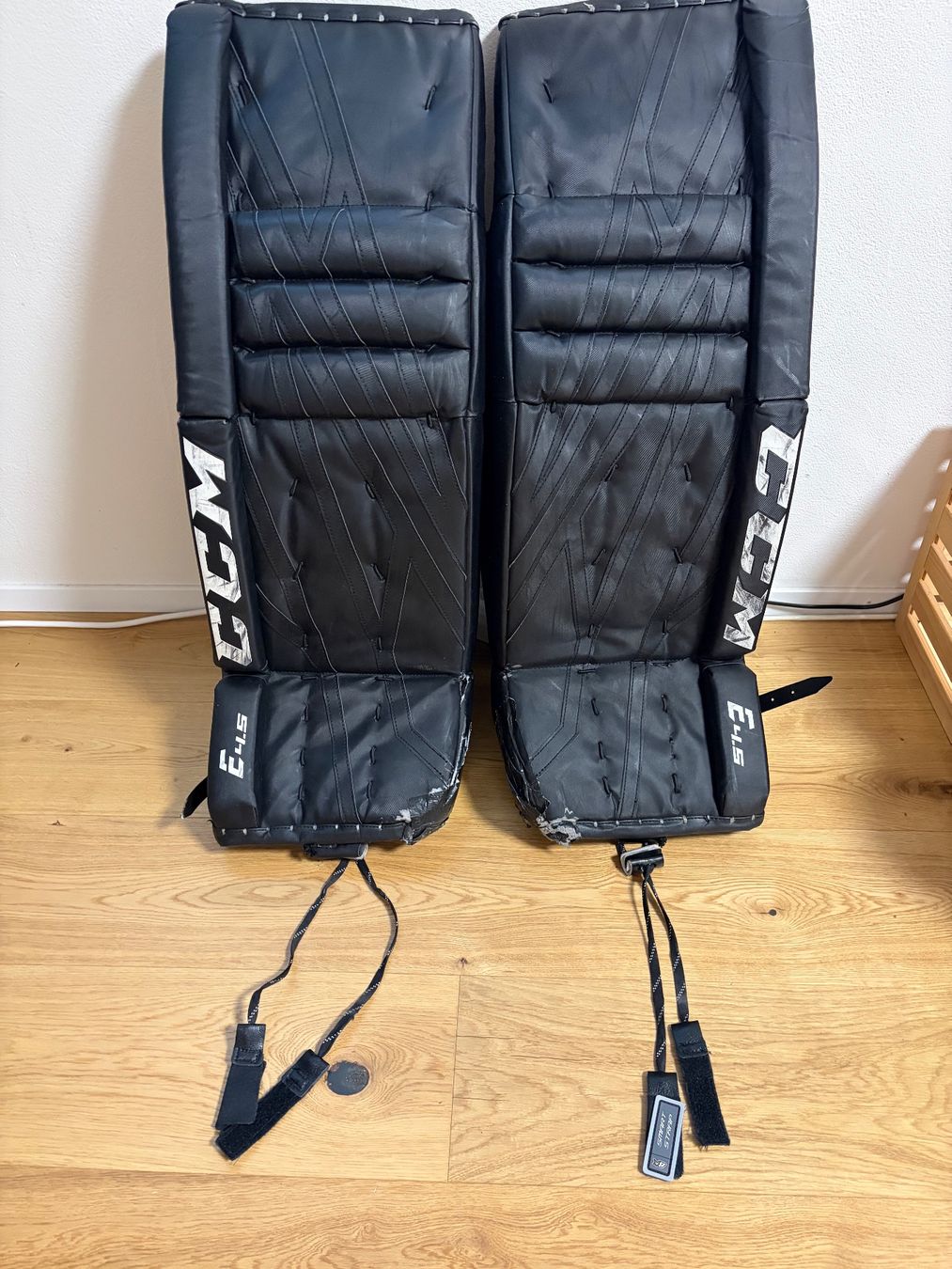 Ccm Protezioni & Imbottiture: CCM Beinschoner 33‘+1 – Usato da Wangen b. Olten venduto da PhilipS43