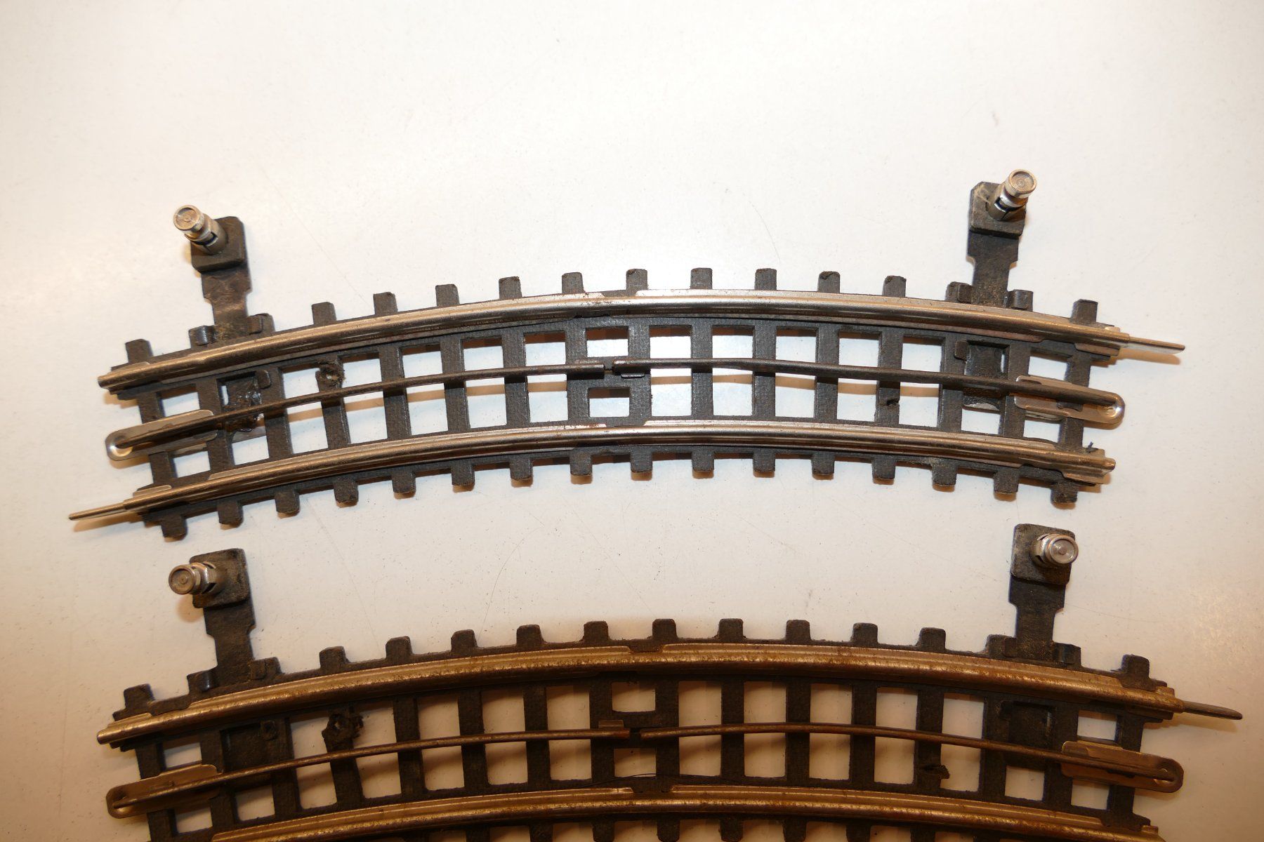 Trix Modellini di ferrovie: Trix Express H0: 3xgebogenes Spezialgleis – Usato da Niederhasli venduto da rail-duerst 1