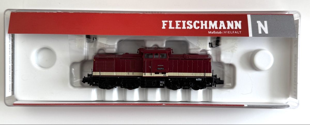 Fleischmann Modellini di ferrovie: Diesellokomotive BR 110 der DR – Usato da Basel venduto da Juland