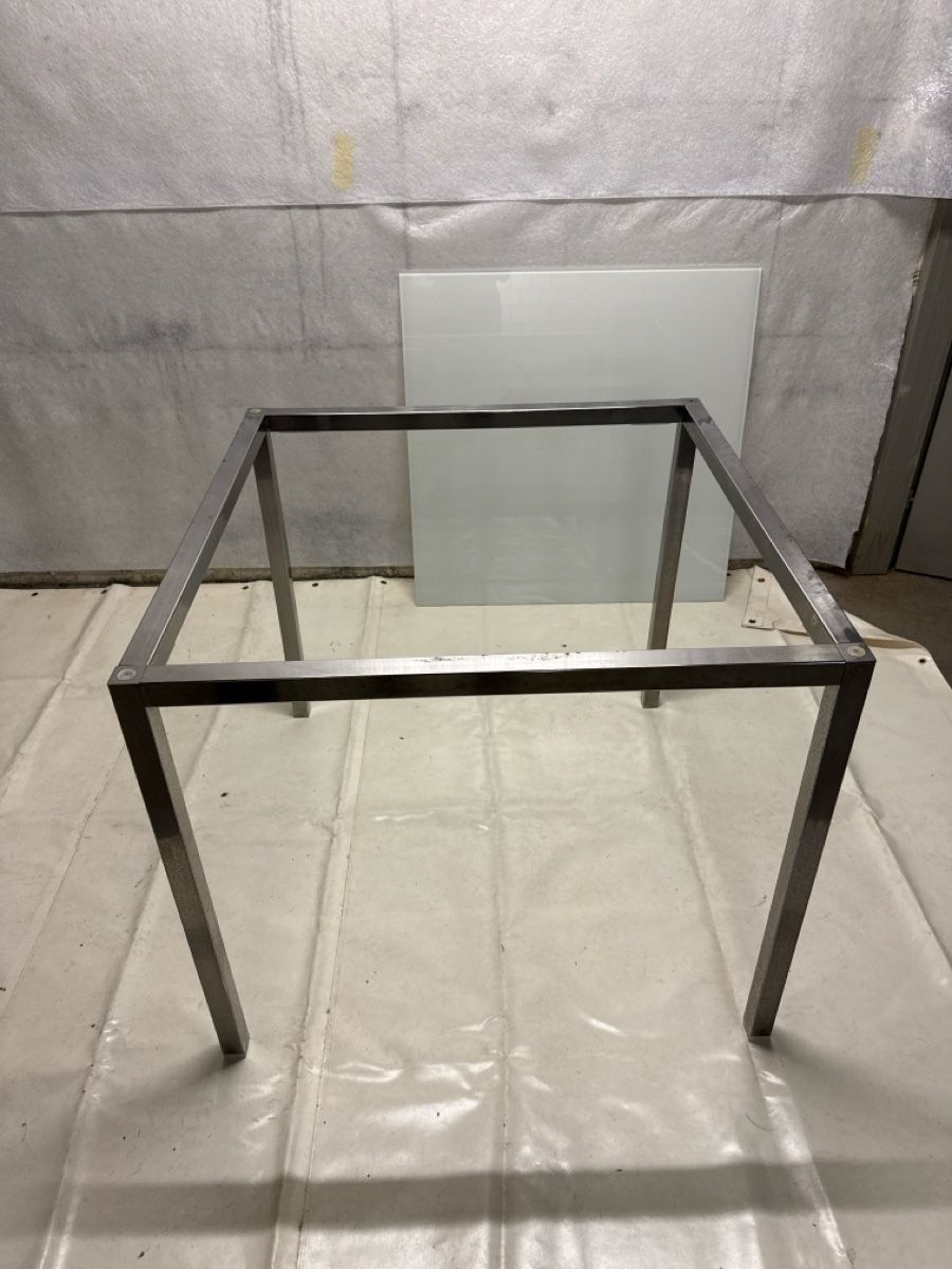 Tische: Rechteckiger Metall Glastisch 85 cm – Gebraucht aus Grenchen von swiss.antiques