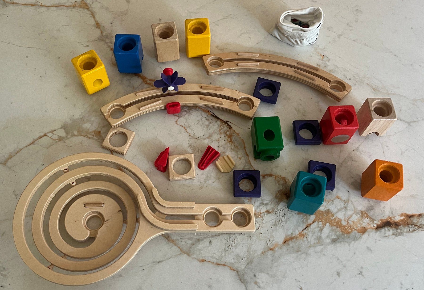 Hape Spielzeuge: Quadrilla Marbe Run Construction - Hape Final spurt – Gebraucht aus Le Noirmont von bouboun21