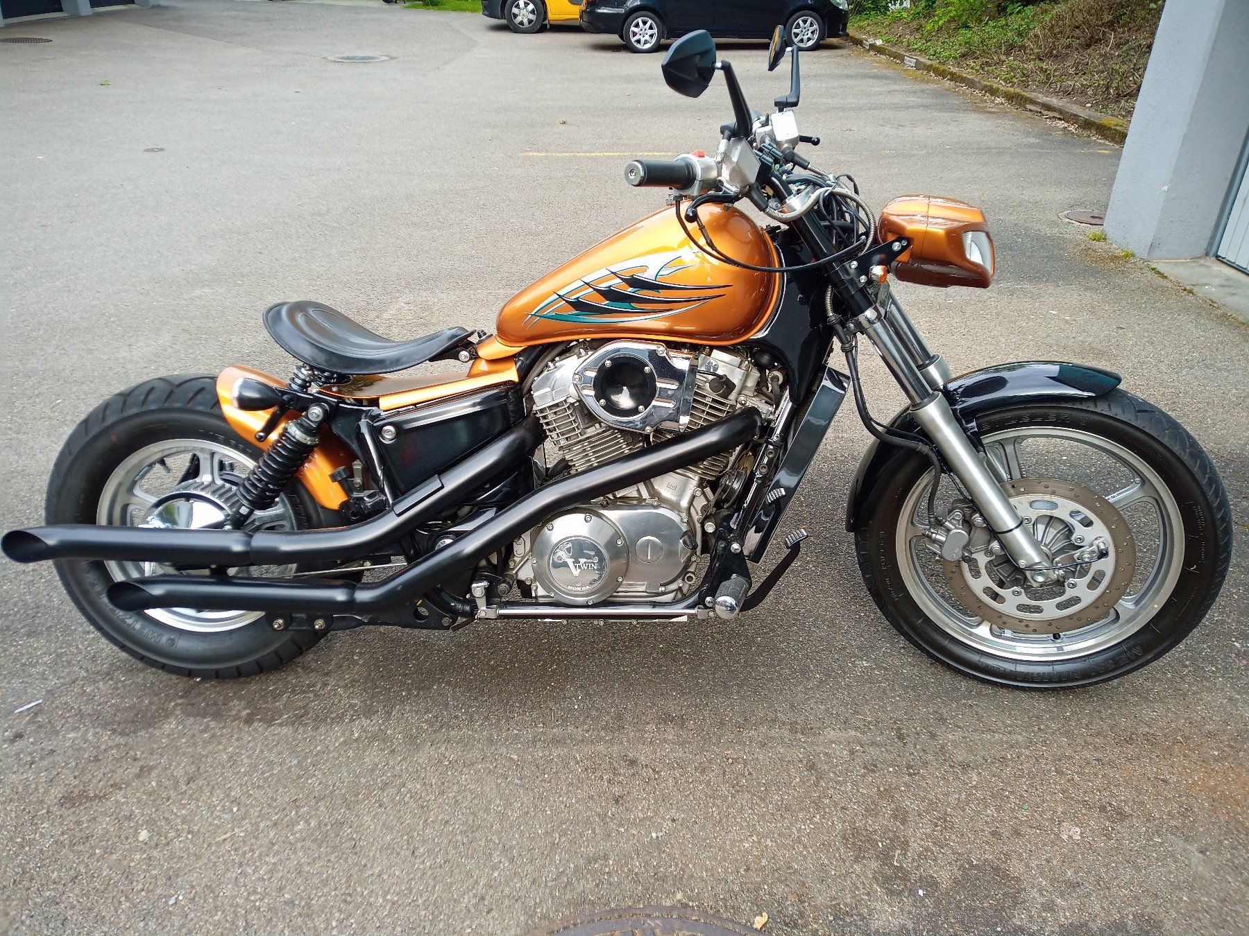 Honda Altro: Honda Shadow 1100 Bobber – Usato da Studen BE venduto da kissyves05