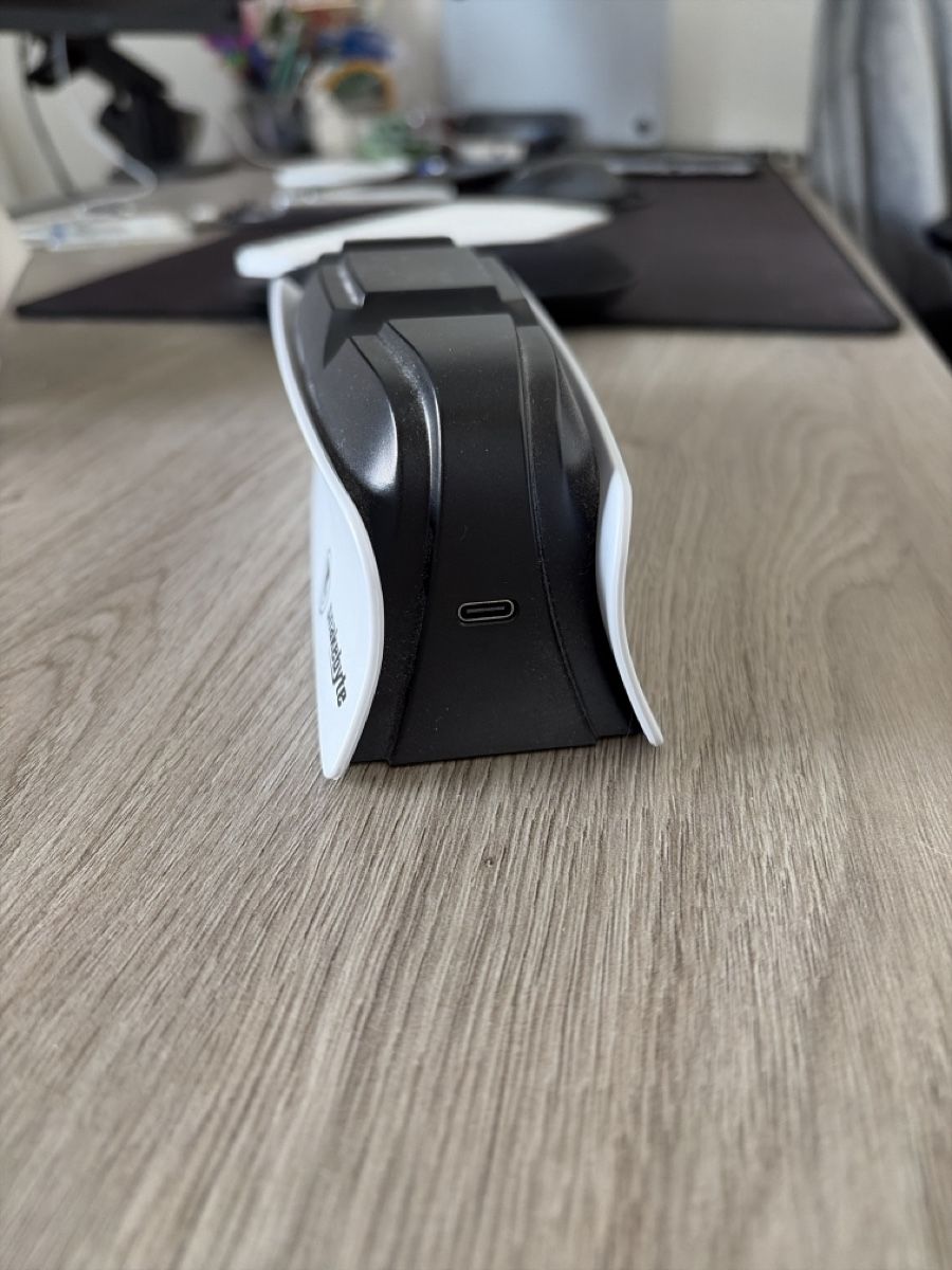 Dockingstation: DualSense Dock Station PS5 – Gebraucht aus Zürich von pochemuto 2
