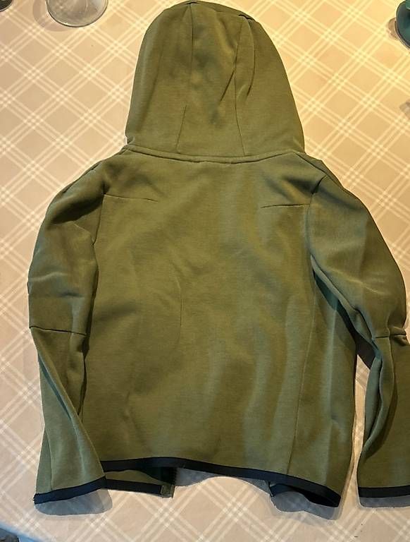 Maglioni & Felpe: Felpa Nike 122-128 cm 100% cotone  – Usato da Tesserete venduto da l_m_n67r 3