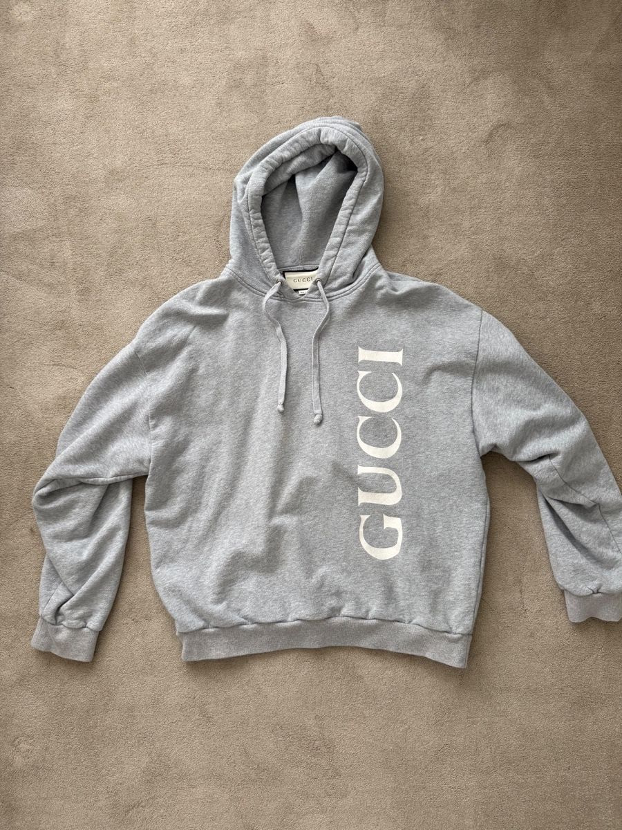 Gucci Pulls & Sweat-shirts: Gucci Kapuzenpullover grau – D'occasion à Rorschacherberg par drdupor