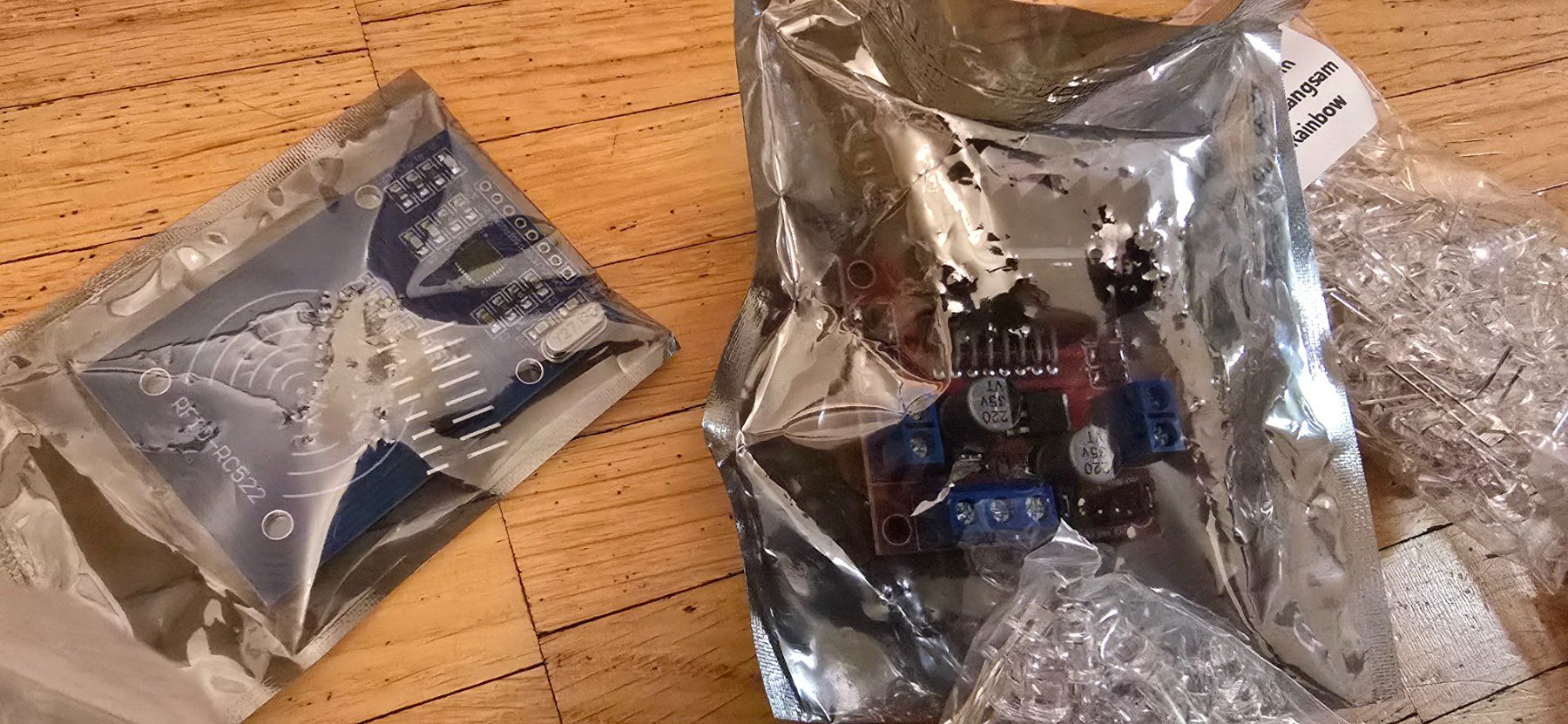 Componenti elettronici: Elektronik Bastelset: LEDs, LCD Module, Kabel, Pins, uvm. 4 – Nuovo e nell'imballaggio originale da Geroldswil venduto da Mveit 3
