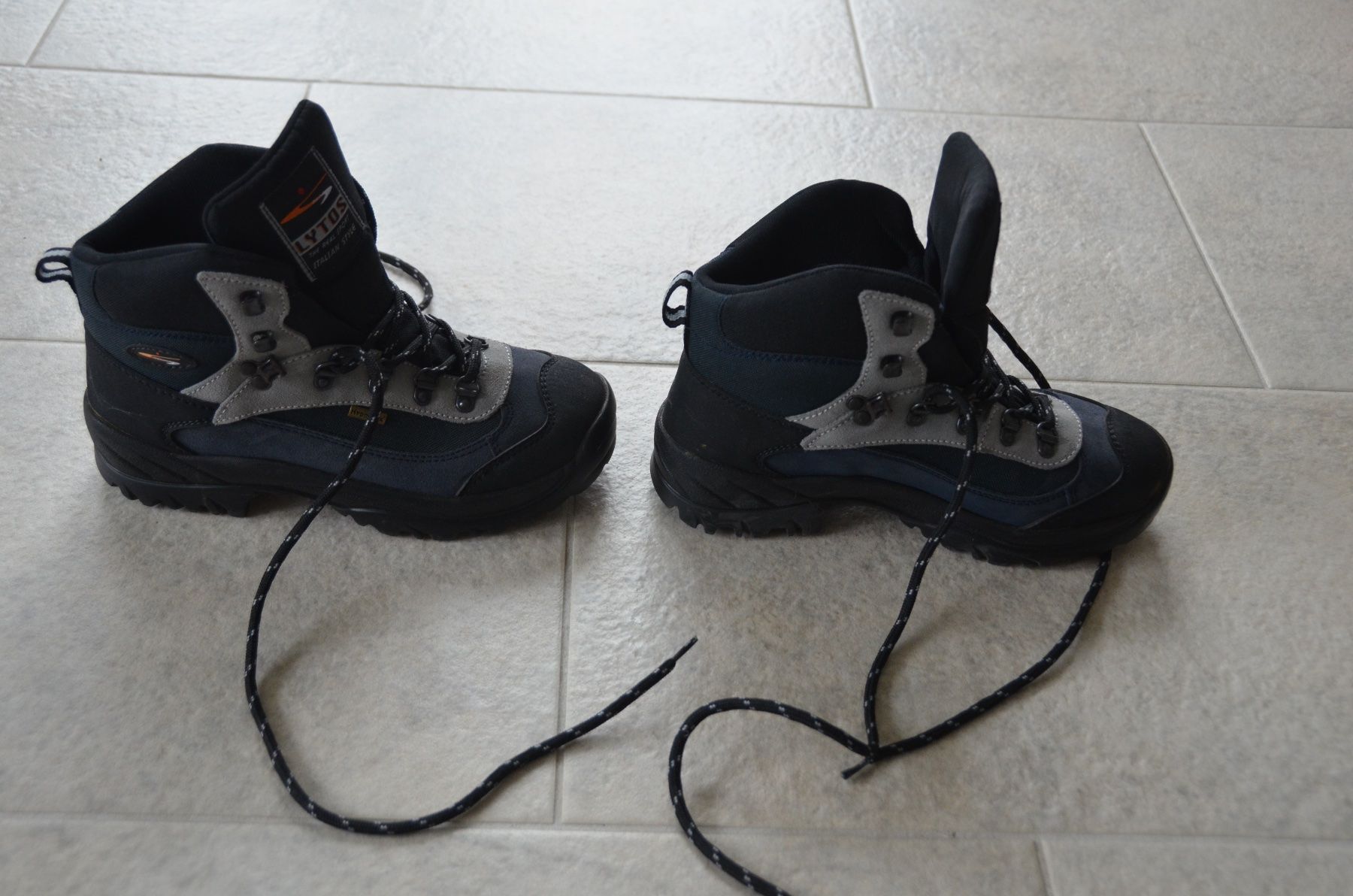 Scarpe da uomo: Wanderschuhe Lytos Grösse 38 – Usato da Schleinikon venduto da kissa07