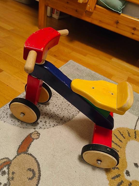 Fahrzeuge für Kinder: Holz Dreirad – Gebraucht aus Häggenschwil von daj_xr8h 1