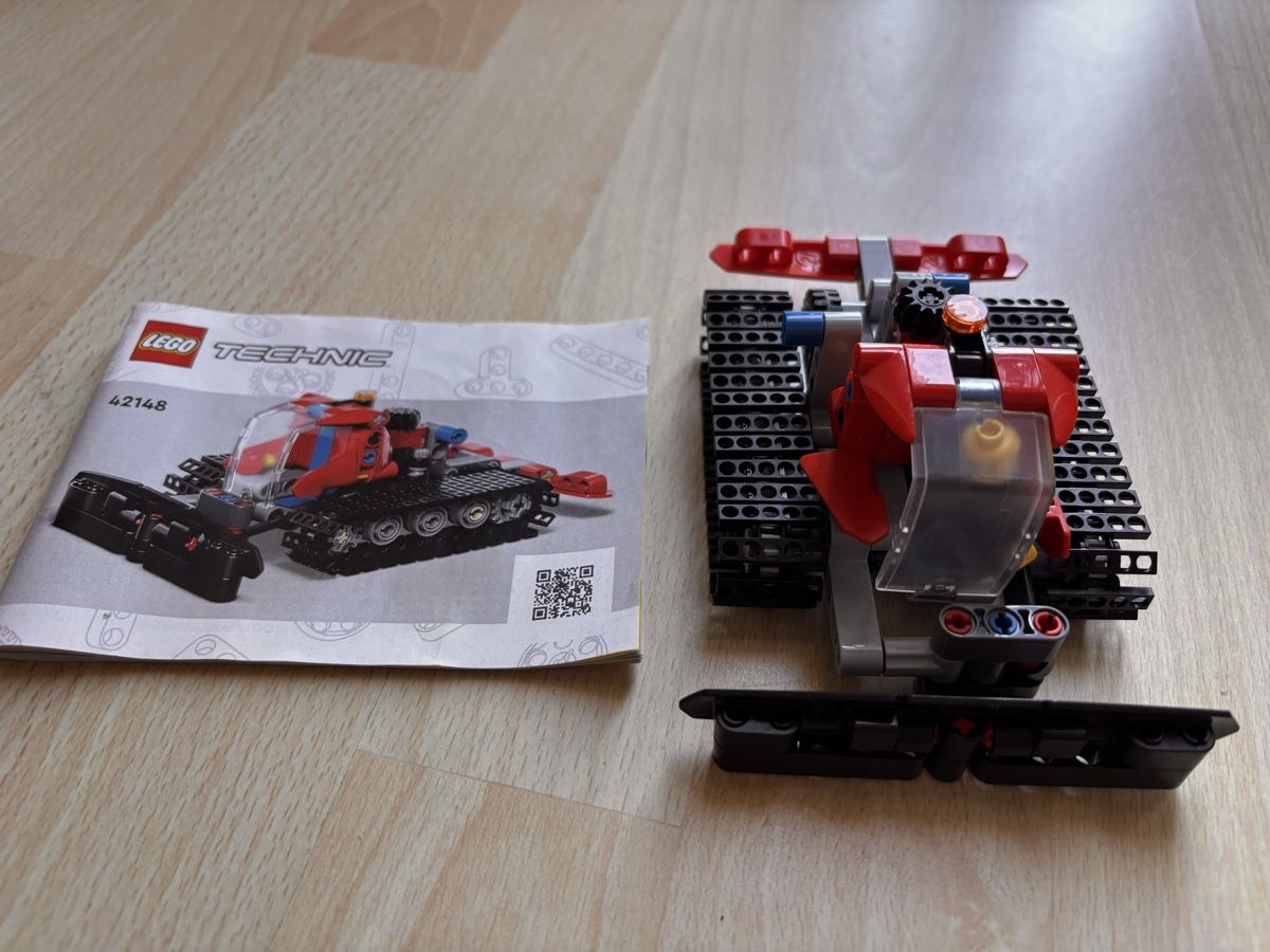 Technics Kit di costruzioni: LEGO Technic 42148 Schneefahrzeug mit Anleitung – Usato da Dättlikon venduto da MC_FK