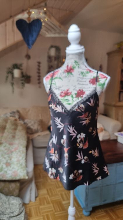 Caraco Etam noir à motif floral, taille M, bon état (Gebraucht) in ...