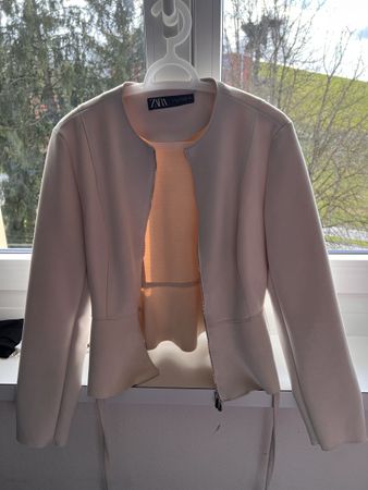 Zara Blazer, Farbe Beige, Grösse XS – Brandneu