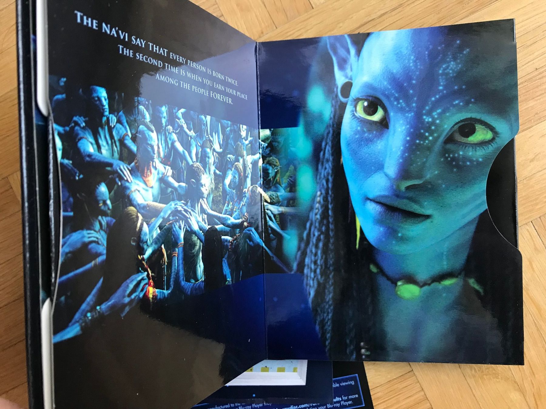 Tutti i DVDs: Avatar - Extended Collector's Edition - Blu-ray – Nuovo (secondo la descrizione) da Zürich venduto da Malcom 7
