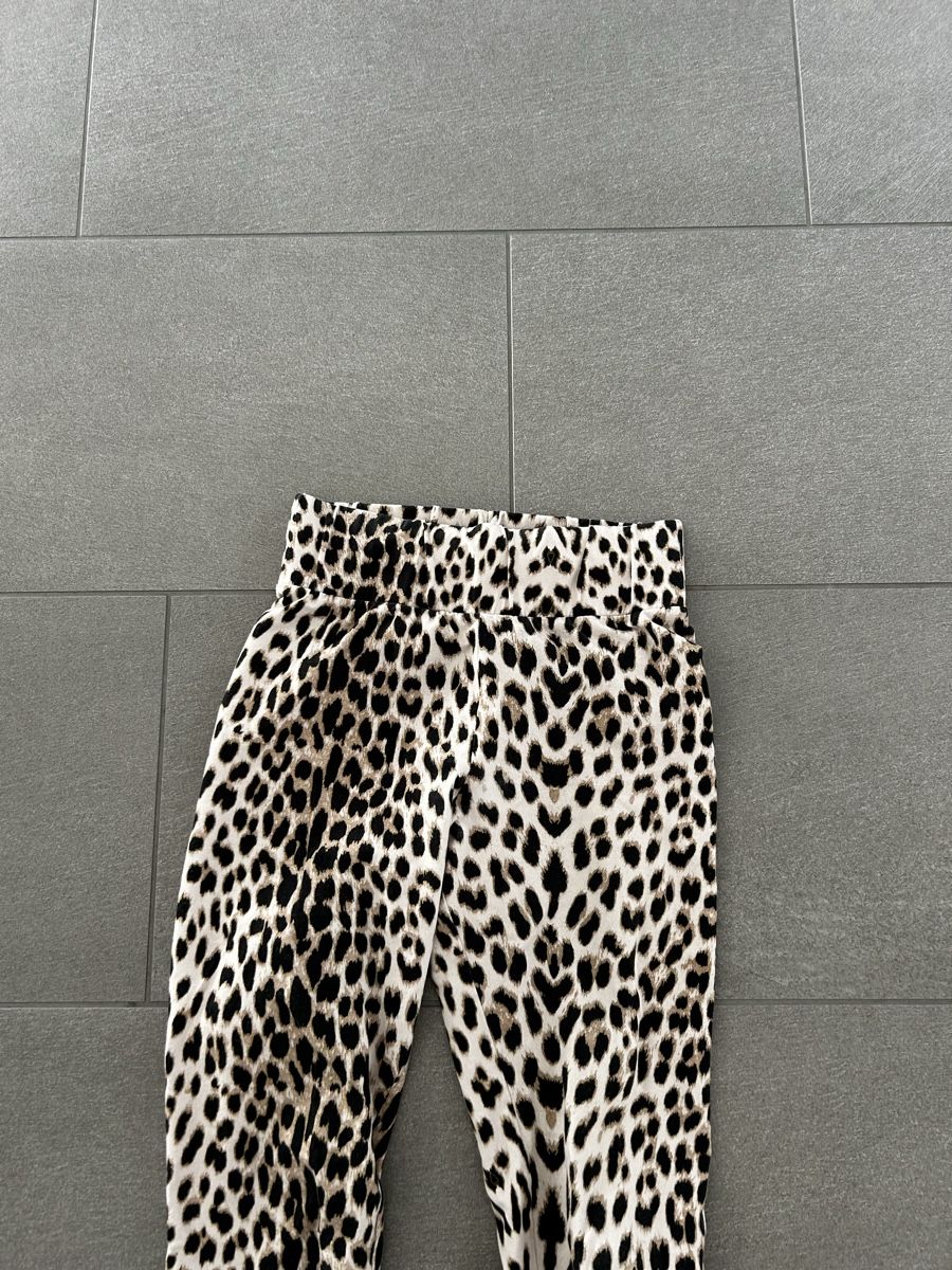 Leggings: Leo Leggings oh April S – Gebraucht aus Zürich von cos_b629 1
