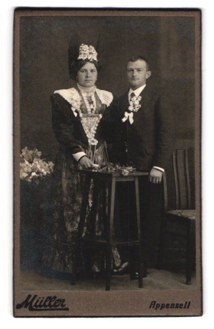 Fotografie & Manifesti: Fotografie Müller, Appenzell, Portrait  – Usato da Berlin venduto da bartko-reher