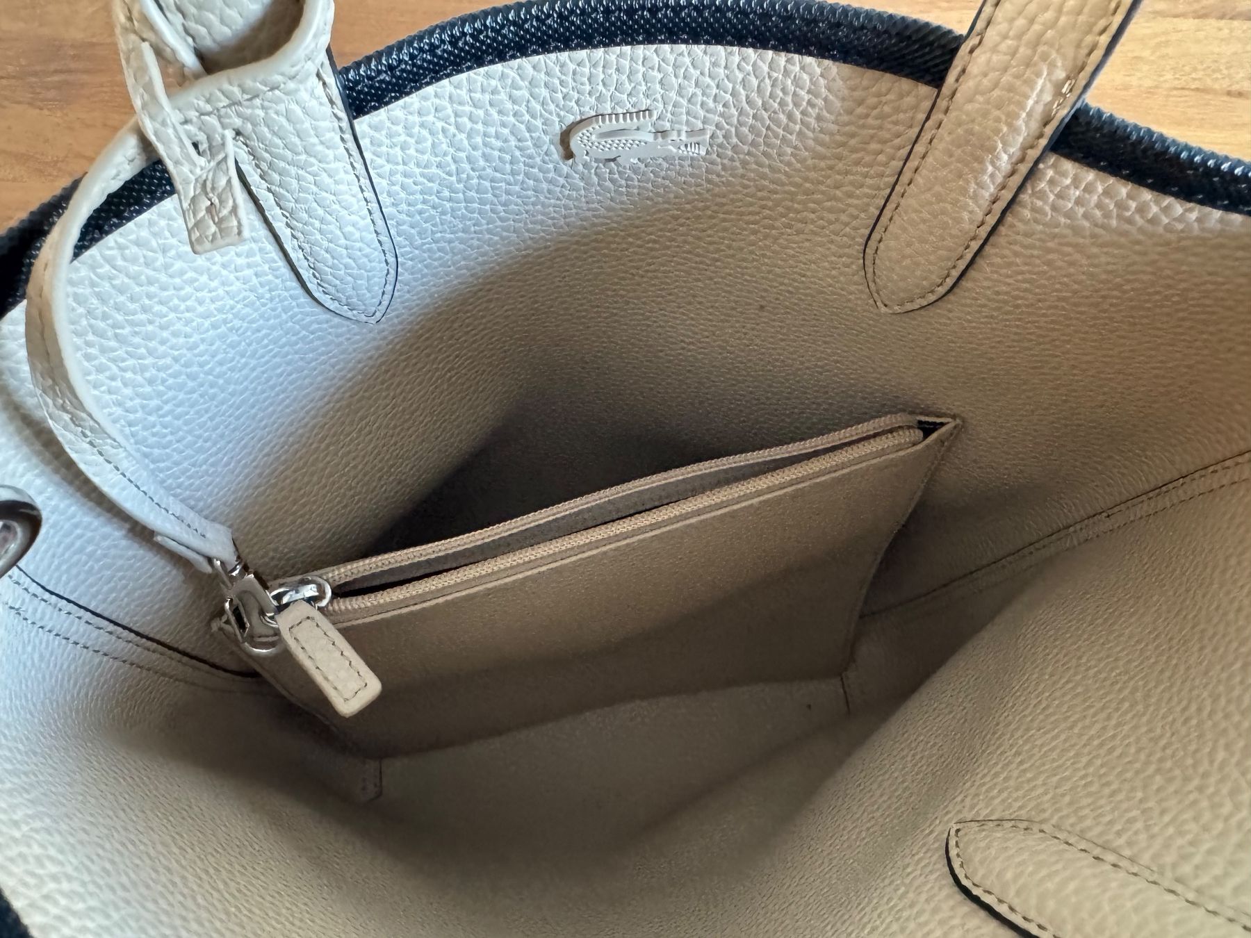 Lacoste Sacs femmes: Lacoste Tasche schwarz/beige – Neuf (Voir description) à Frauenfeld par max11116 6
