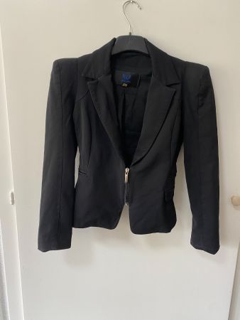 Blazer noir cintré Betty Blue – taille 42 – coupe élégante