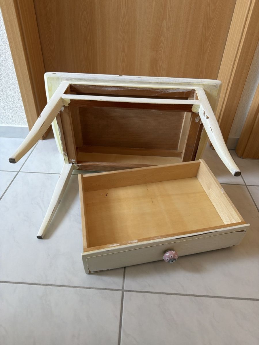 Comodini: Beistelltisch, Nachttisch, Vintage. – Usato da Biberist venduto da Momo33 6