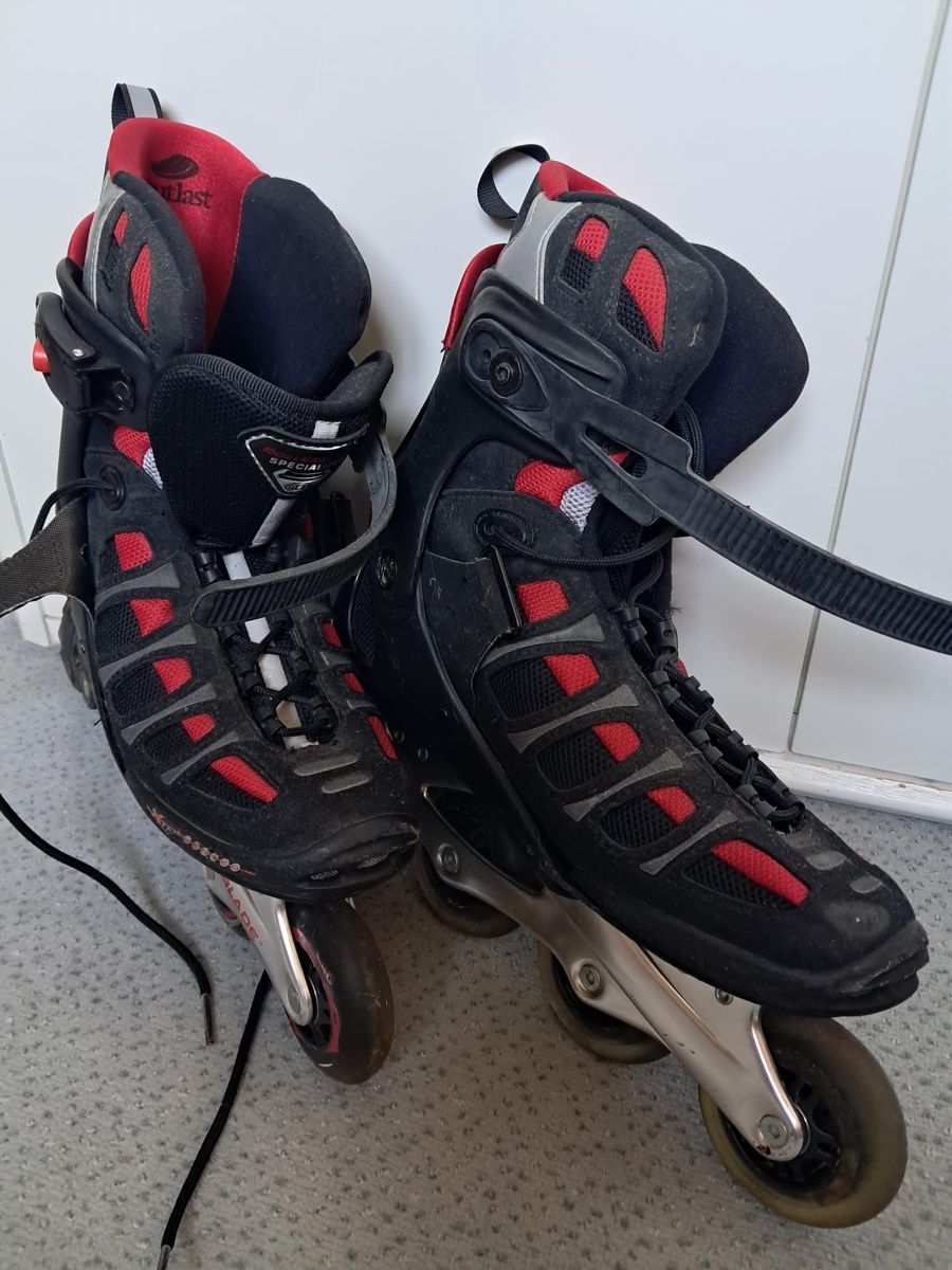 Pattini in linea & Pattini a rotelle: Inline Skates (Grösse 42.5) – Usato da Obernau venduto da Bekka.